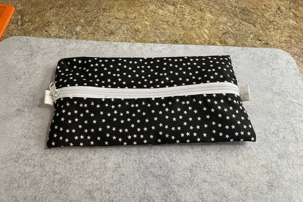 Tissue/wipe bag